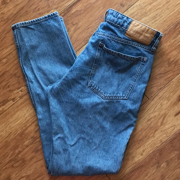 Calvin Klein slim fit button fly jeans. Like new - Picture 3 of 3